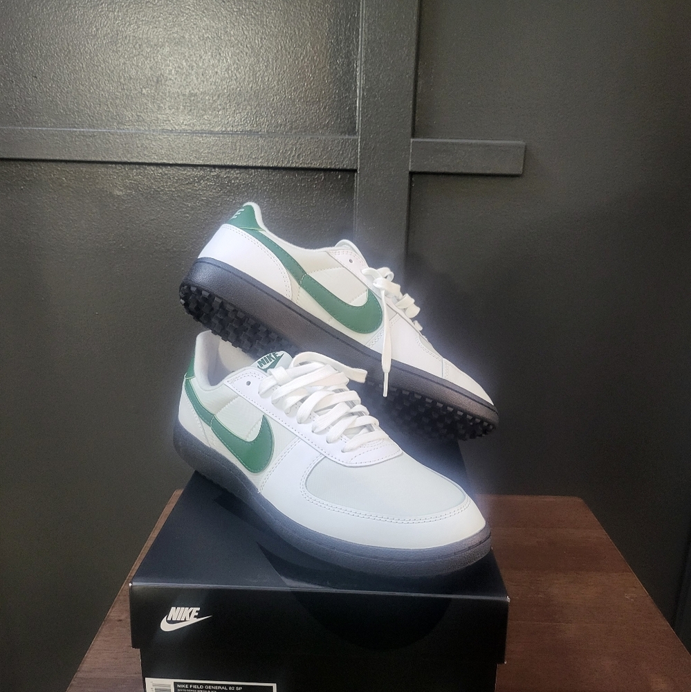 Brand New Nike Men's Field General 82 SP In Box Never Worn Just Tried On 1 Time